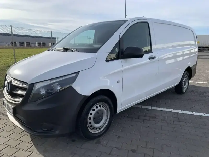 Mercedes-Benz Vito Long L2H1 — samochód dostawczy dostępny w wynajmie
